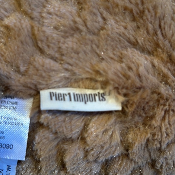 Pier 1 Imports Plaid Super Soft Reindeer Plush NWOT - Picture 4 of 6